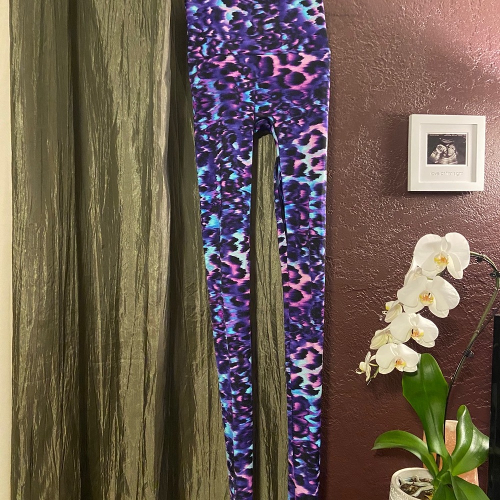 Full length K-deer active pants animal print small